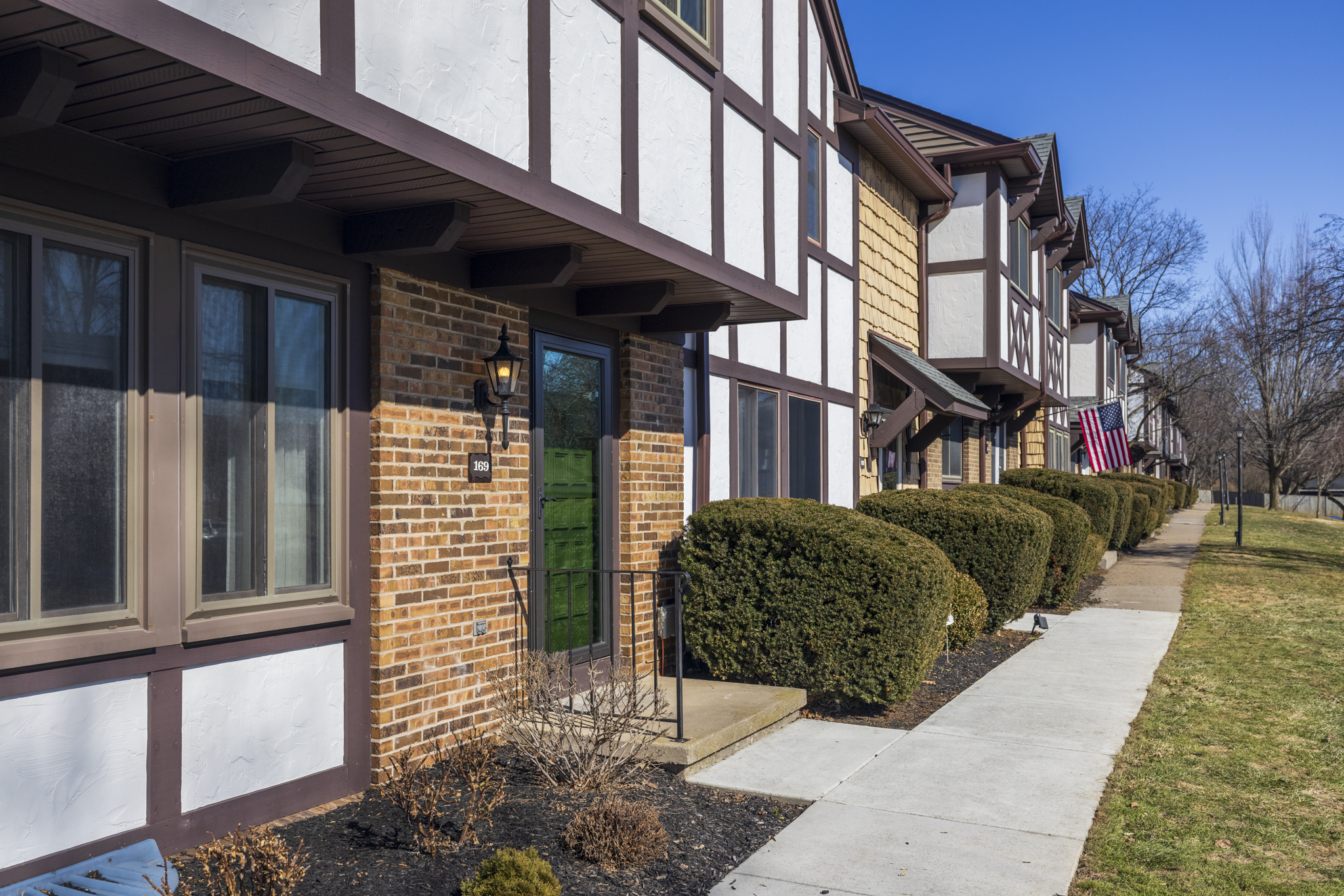 169 new wickham dr townhome windsor square penfield ny