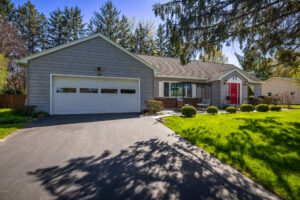 25 Coral Way, Rochester, Ny 14618 1 Charming house with landscaped yard. 25 coral way rochester ny brighton cape cod exterior