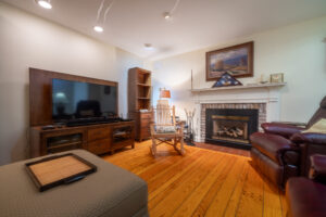 74 Harper Dr, Pittsford, Ny 14534 3 Family room with fireplace at 74 harper dr pittsford ny