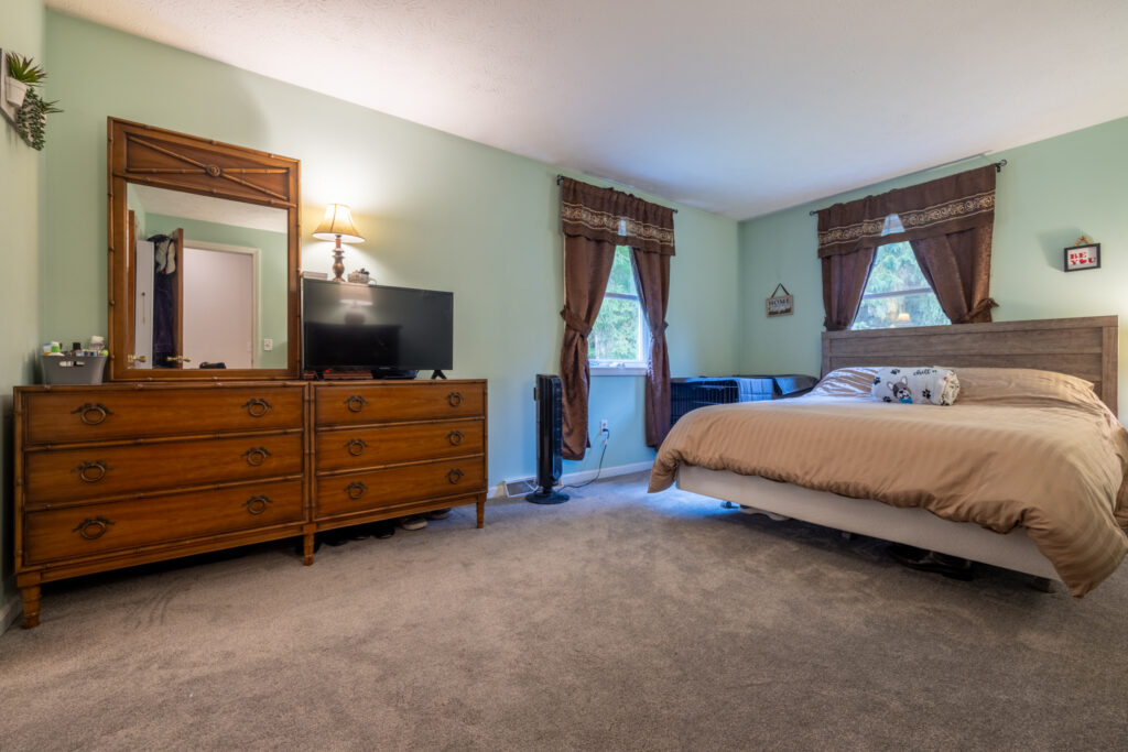 17082 Roosevelt Highway, Kendall, NY 14476 3 Primary bedroom at 17082 Roosevelt Highway in Kendall NY